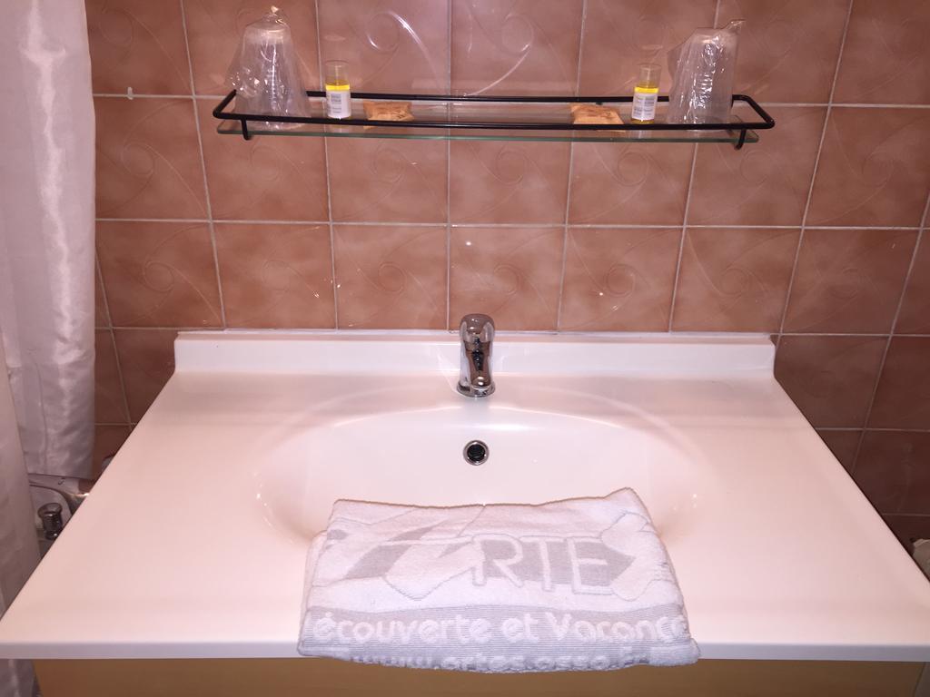 Hotel Les Combelles Châtel Eksteriør billede