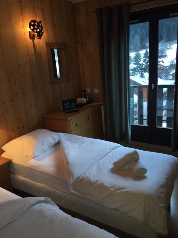 Hotel Les Combelles Châtel Eksteriør billede