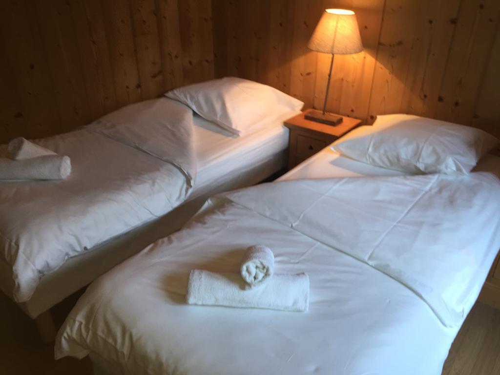 Hotel Les Combelles Châtel Eksteriør billede