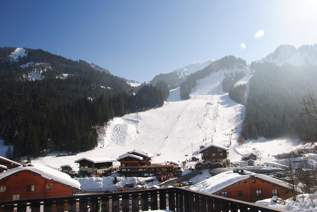 Hotel Les Combelles Châtel Eksteriør billede