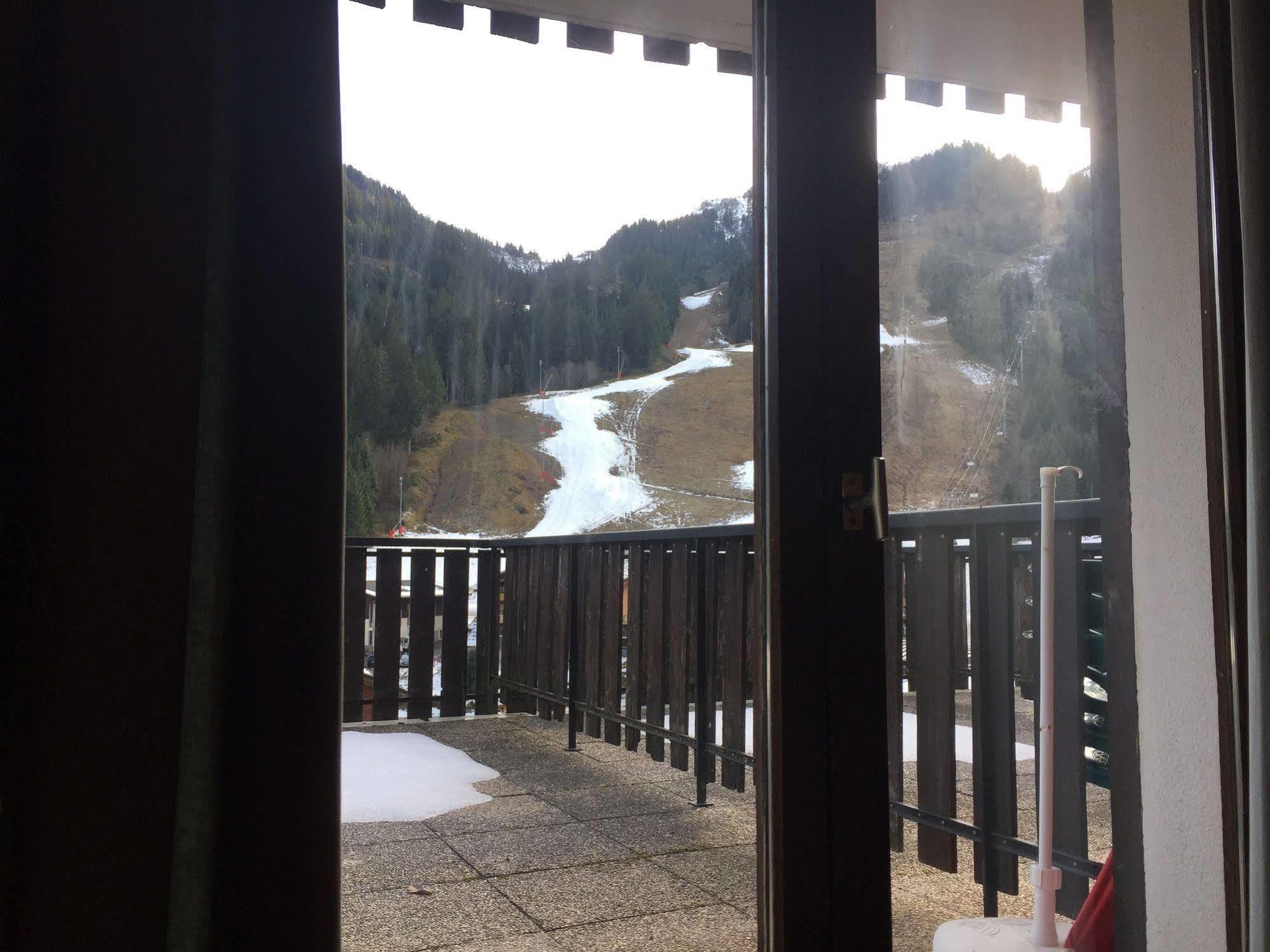 Hotel Les Combelles Châtel Eksteriør billede