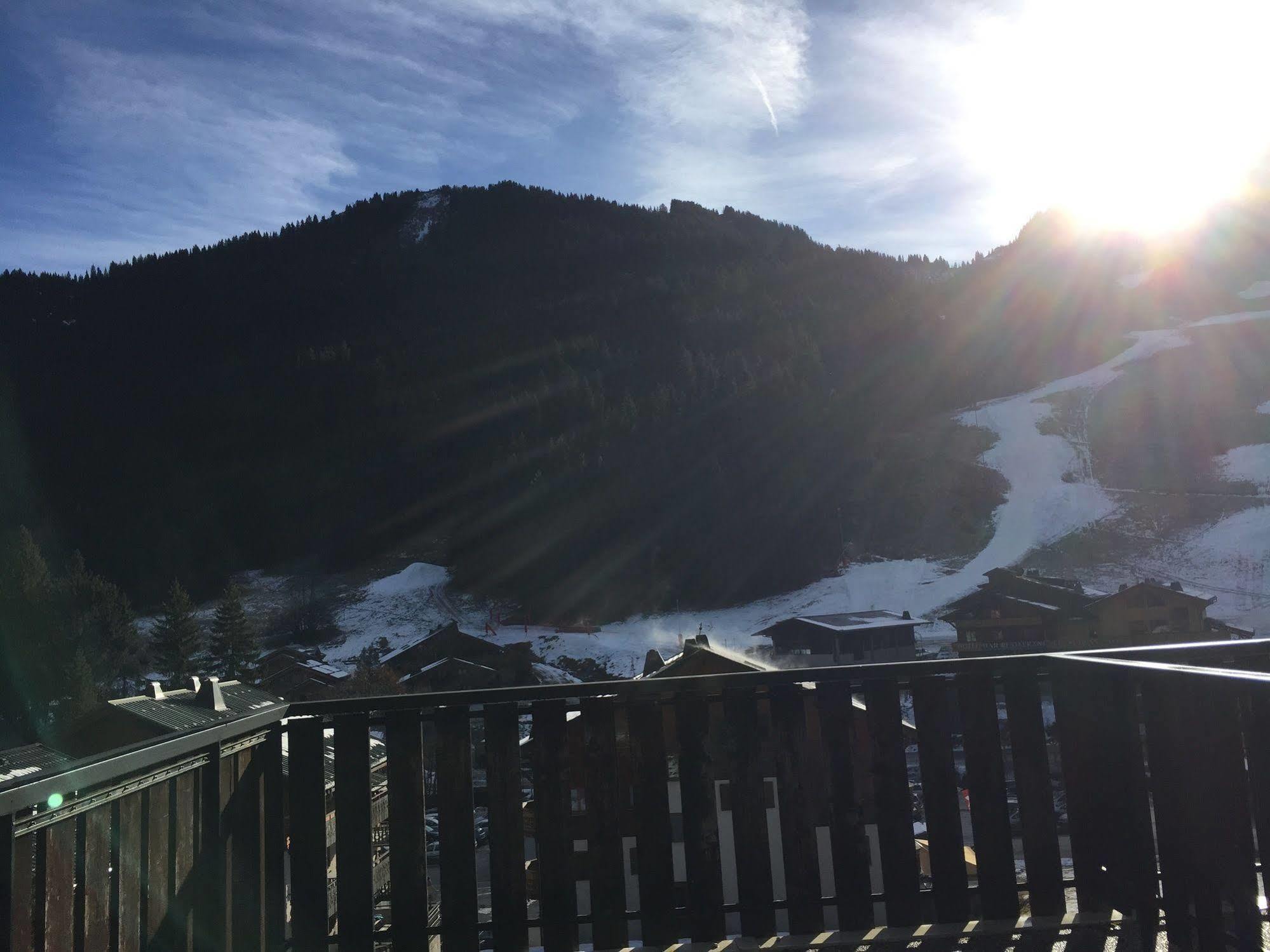Hotel Les Combelles Châtel Eksteriør billede