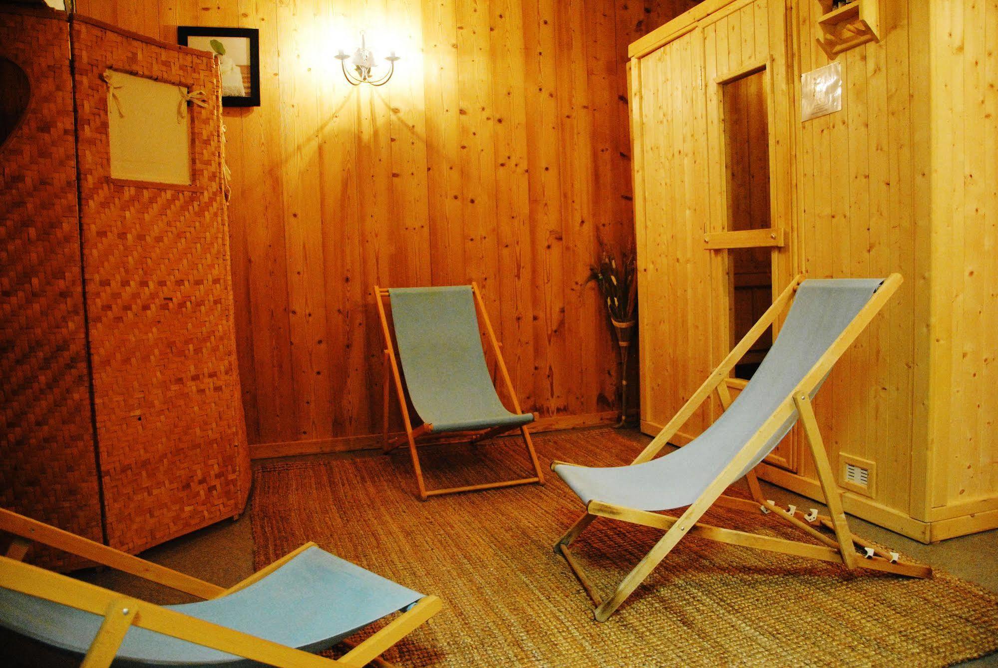 Hotel Les Combelles Châtel Eksteriør billede