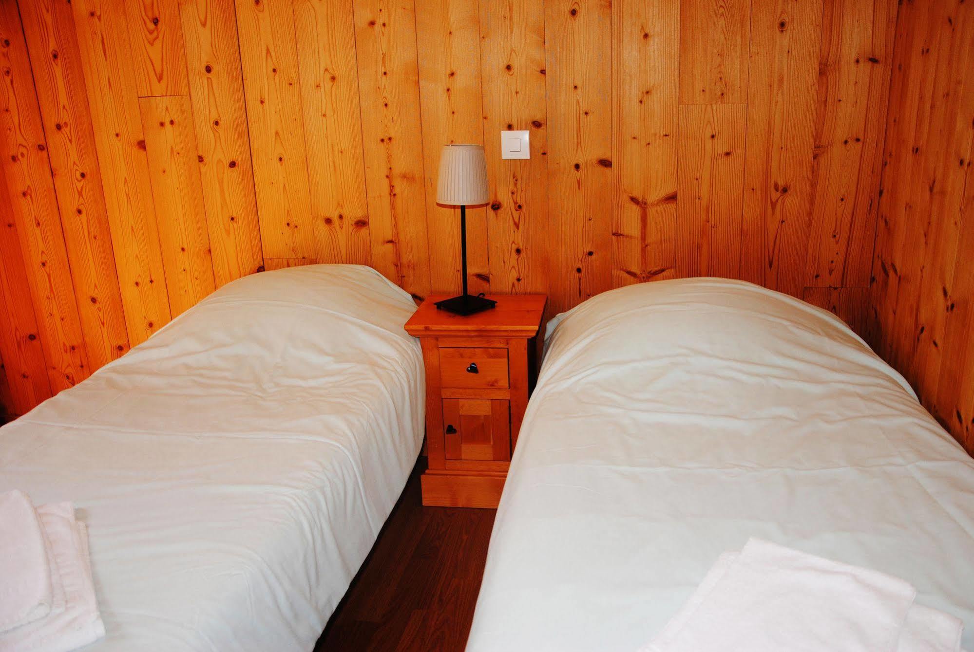Hotel Les Combelles Châtel Eksteriør billede